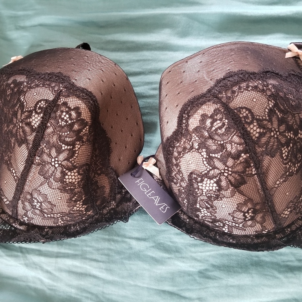 Black lace bra
